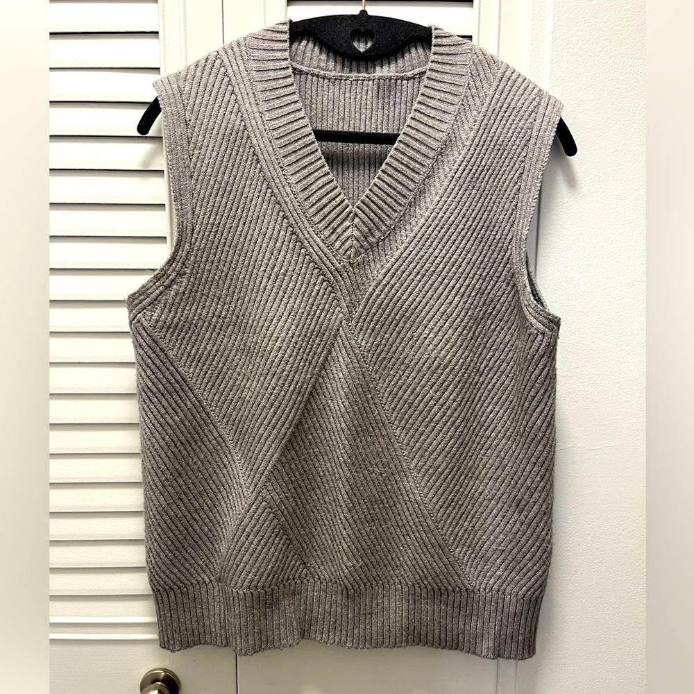 PAODIKUAI ribbed knit gray sweater vest